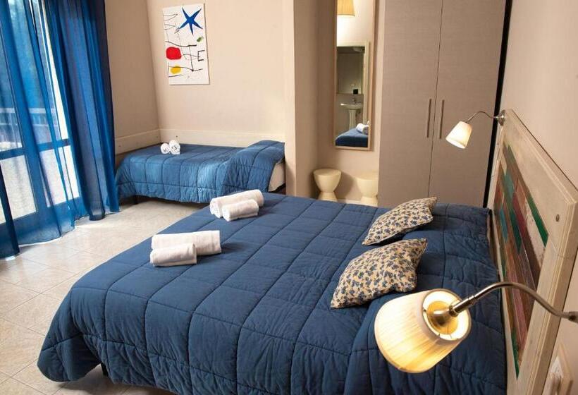 スタンダードトリプルルーム, Hostal Al Porto