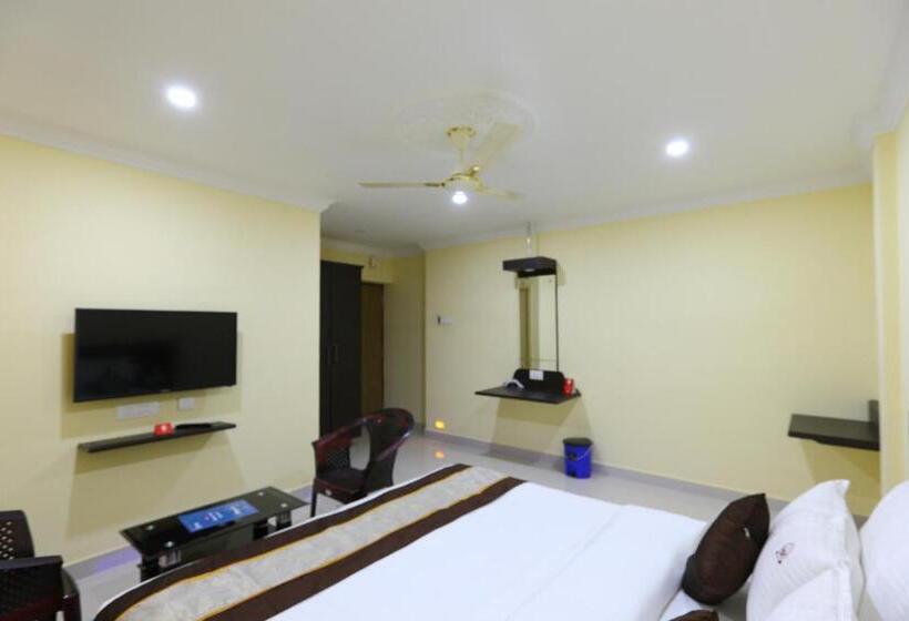 Трехместный Номер Deluxe, Salbala Inn   Near Airport