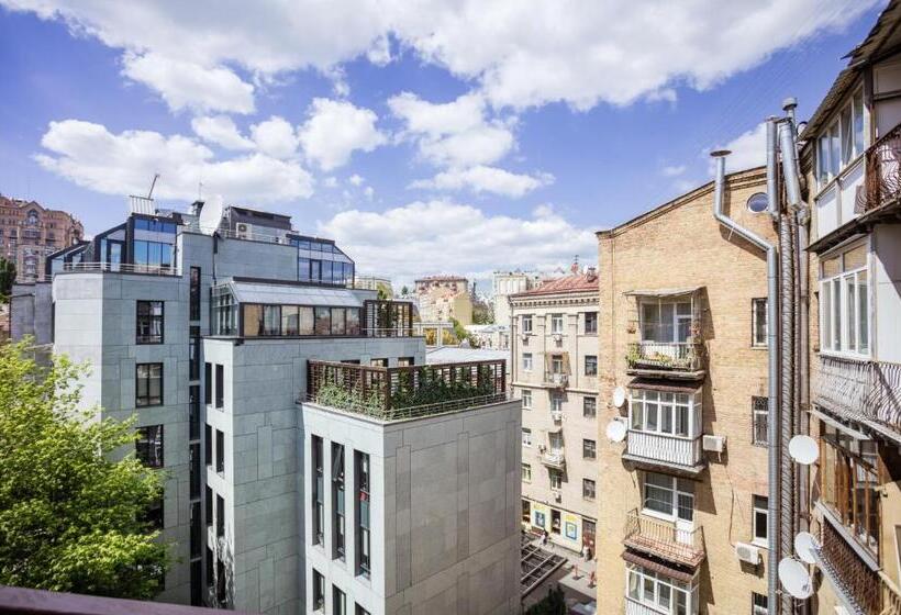 اتاق استاندارد با بالکن, Khreshchatyk   Independence Square Apartments
