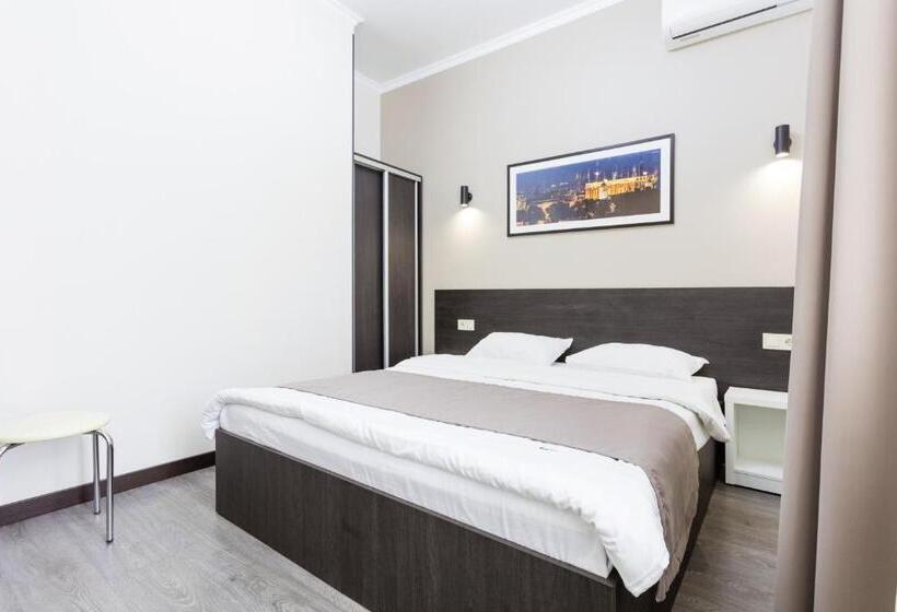 اتاق استاندارد با بالکن, Khreshchatyk   Independence Square Apartments