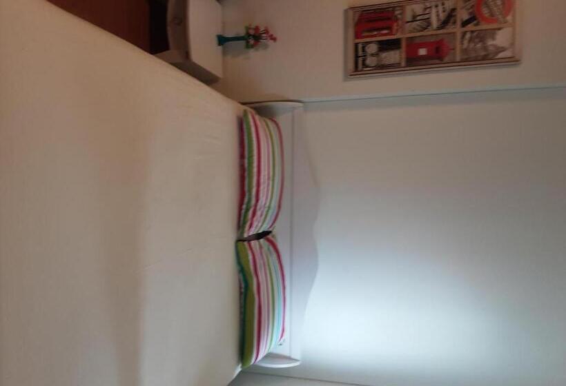 Четырехместный Номер Стандарт, Room In Guest Room   Chan Kim Don Mueang Guest House Triple Room
