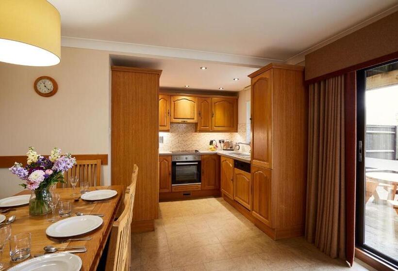 Апартаменты Superior 3 Спальни, Macdonald Plas Talgarth Resort