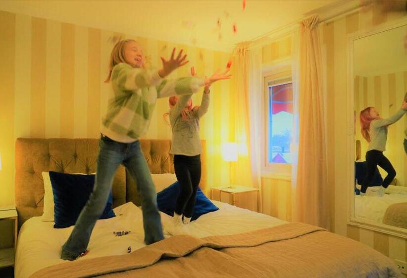 اتاق استاندارد سه نفره, Vänerport Lakefront Hotell