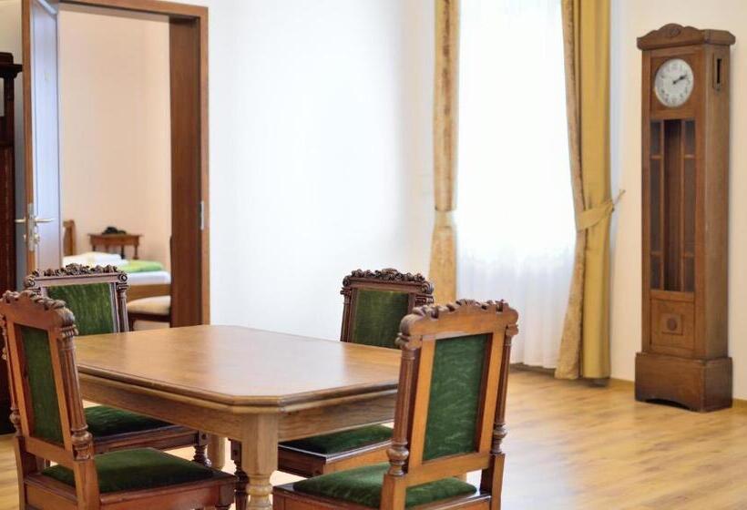 Семейный Номер, Wenderedu Business Center