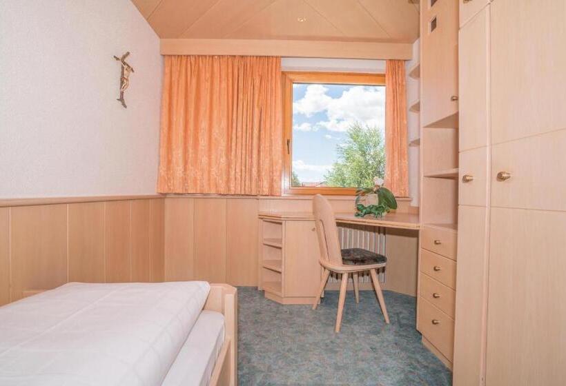 带3个卧室的公寓, Mineralienhotel Natznerhof