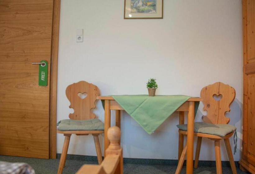 Номер Economy, Gästehaus Familie Gebhard Schädle