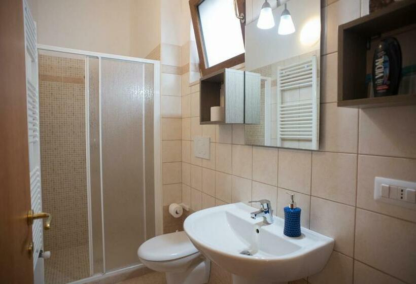 Номер Стандарт Трехместный, Red Rose B&b