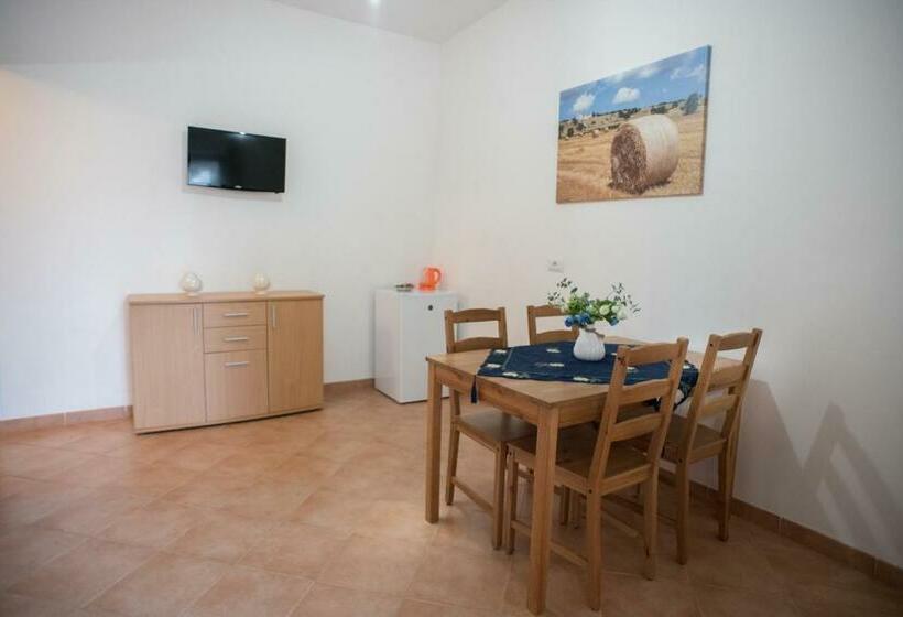 Номер Стандарт Трехместный, Red Rose B&b