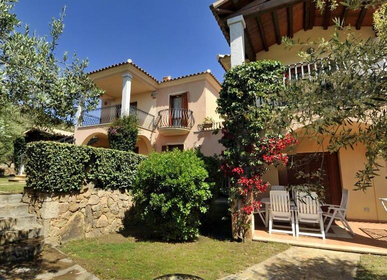 آپارتمان 1 خوابه, Iss Travel, L Uddastru Panoramic Apartments   With Private Outdoor Terrace