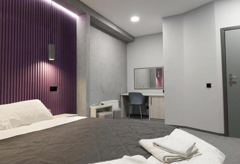 جناح جونيور سوبريور, Art Hotel Palma