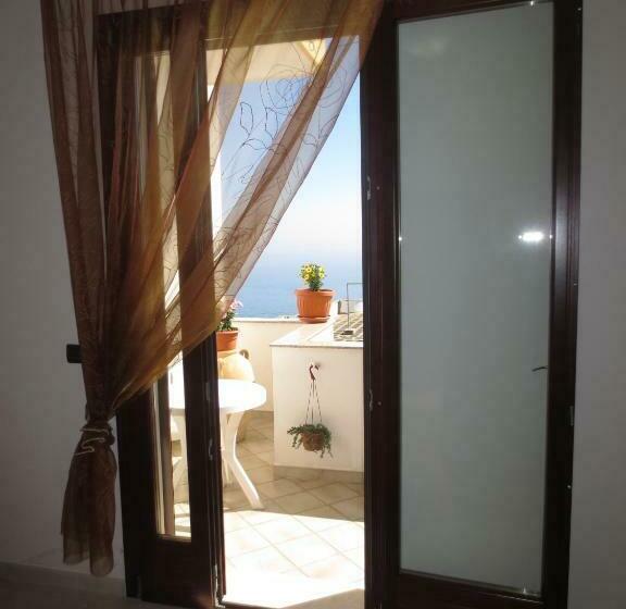 Номер Стандарт Вид на Море с Балконом, B&b L Orizzonte