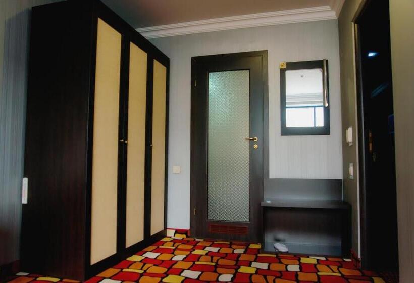 اتاق لوکس خانوادگی, Sapar Standart