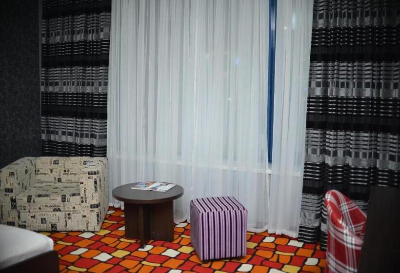 اتاق استاندارد با تراس, Sapar Standart