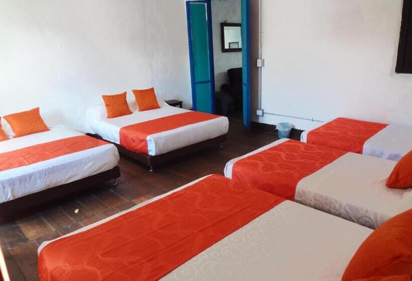 Кровать в Общей Комнате, Raices Hotel San Agustin