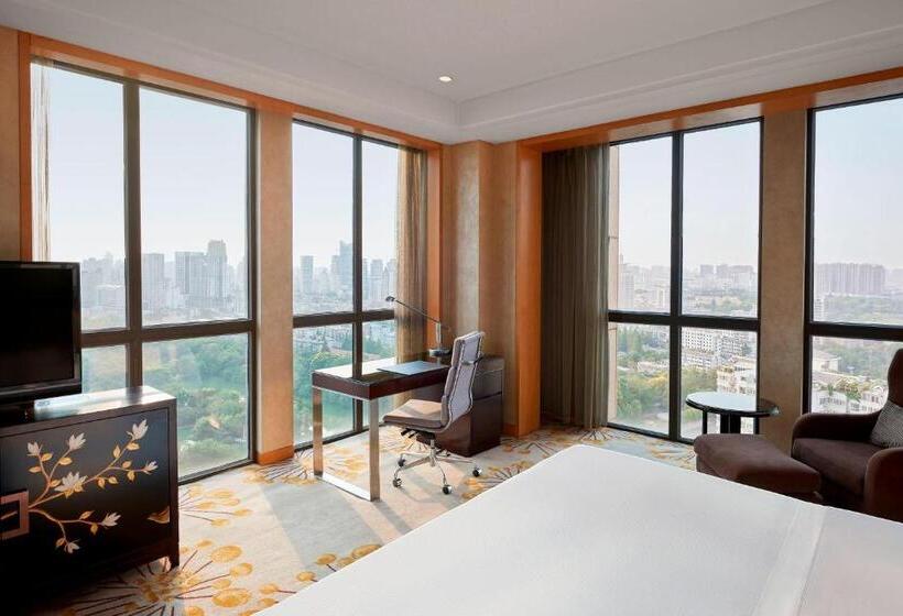 Номер Клуб Кровать Кинг, The Westin Hefei Baohe