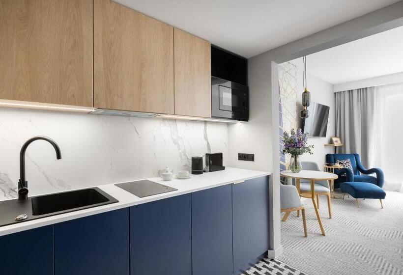 Стандартный Номер Кровать Кинг, Royal Tulip Warsaw Centre