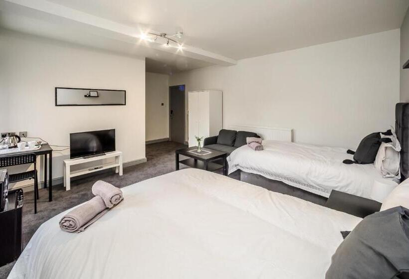 Трехместный Номер Deluxe, Huddersfield Central Lodge