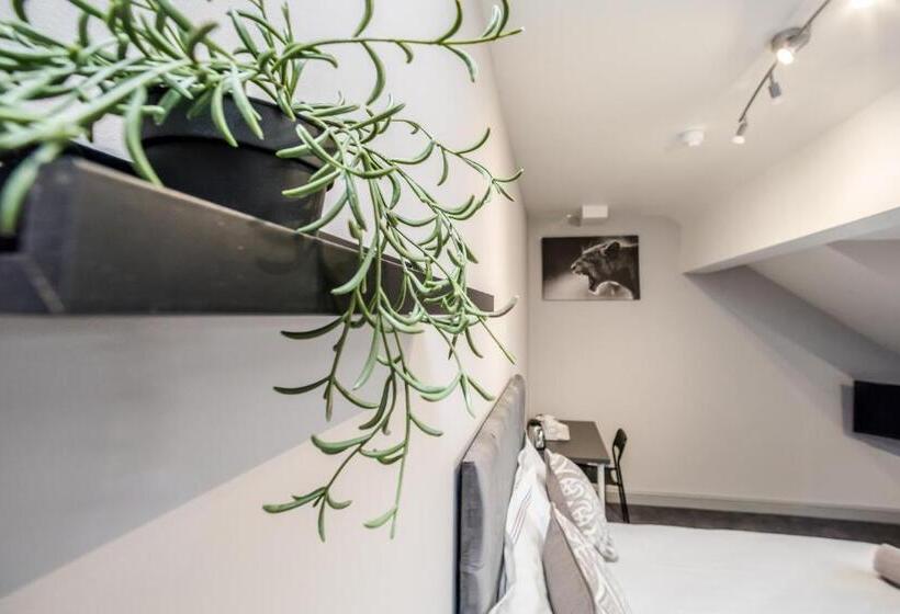 Номер Deluxe, Huddersfield Central Lodge
