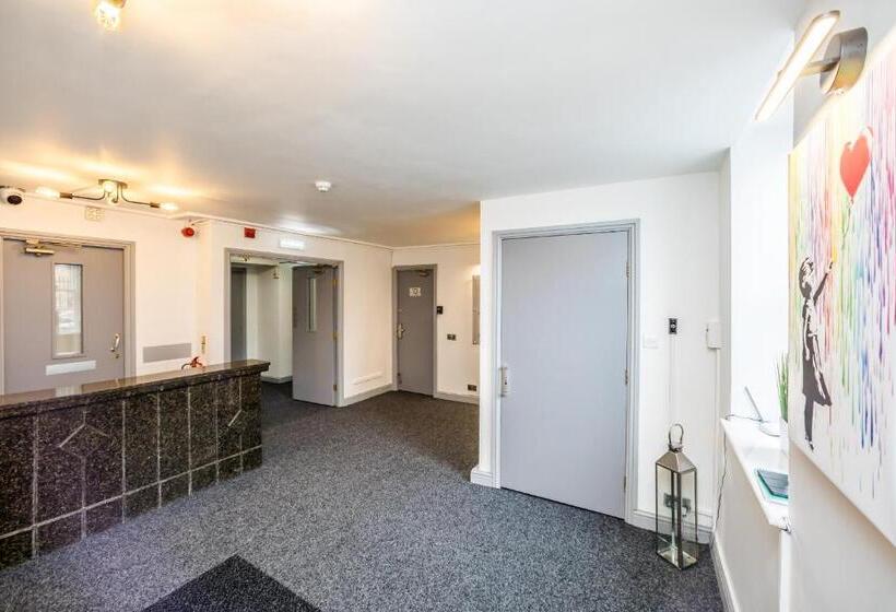 Номер Deluxe, Huddersfield Central Lodge
