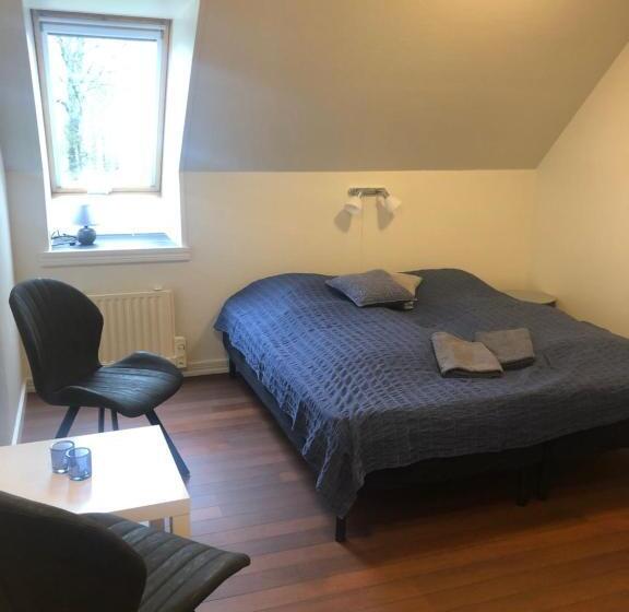 バス共有のスタンダードルーム, Holmegaarden B & B K