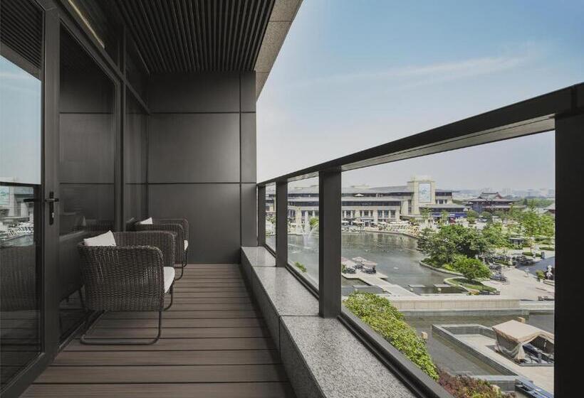 اتاق پریمیوم با چشم‌انداز دریاچه, Gran Melia Xian