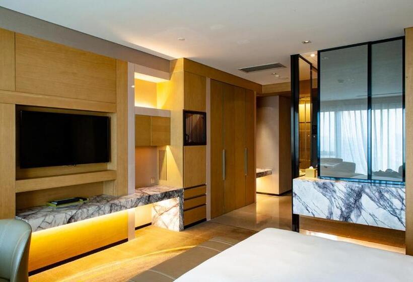 Club Room King Bed, Hyatt Regency Tianjin East