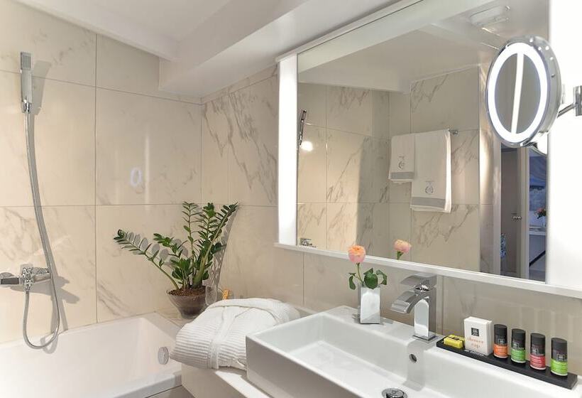 Номер Superior, TRYP by Wyndham Corfu Dassia