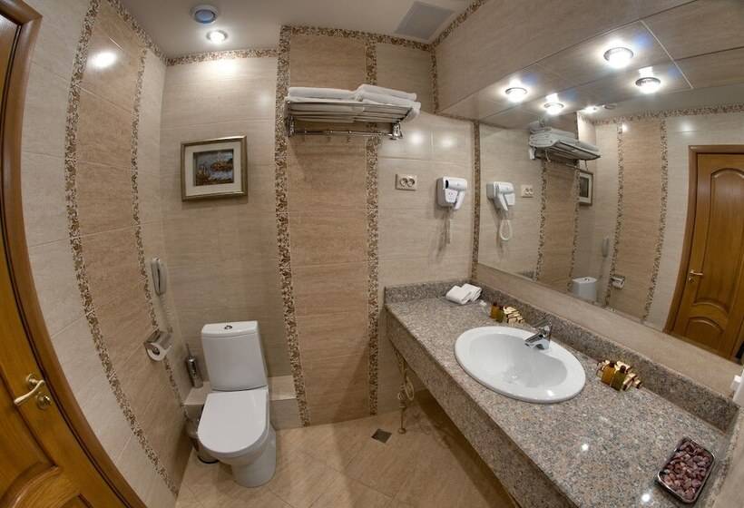 سوییت جونیور, Uyut Almaty
