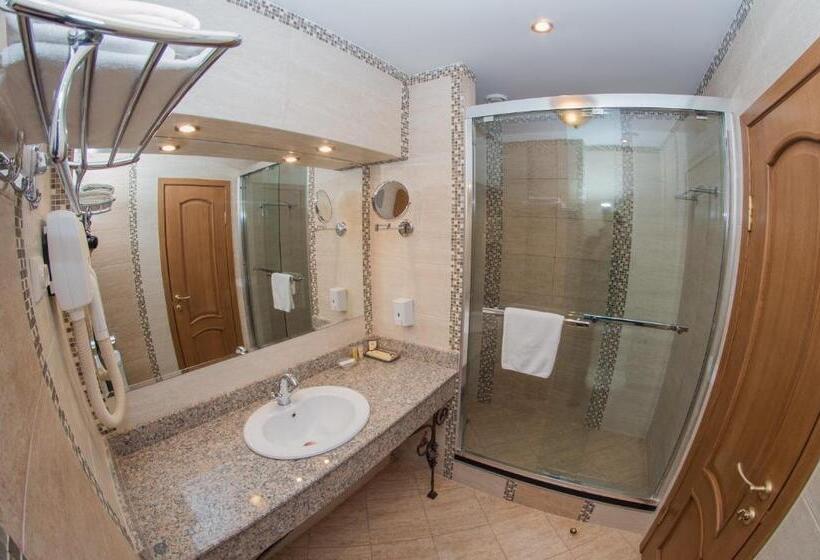 سوییت جونیور, Uyut Almaty