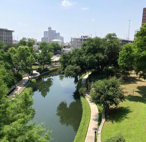 발코니 디럭스 룸, Sol Cypress, San Antonio, A Tribute Portfolio