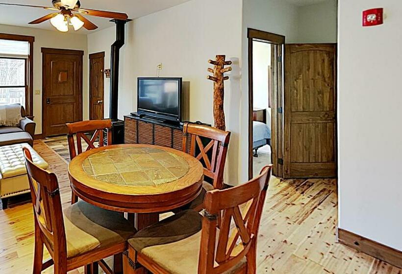 آپارتمان 1 خوابه, Frisco Condo Unit C