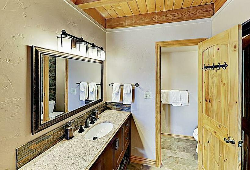 침실 2개 아파트, Treehouse Condo Unit H202