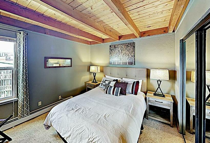 침실 2개 아파트, Treehouse Condo Unit H202