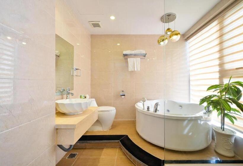 اتاق استاندارد با تخت بزرگ, Cicilia City Hotel Saigon Center