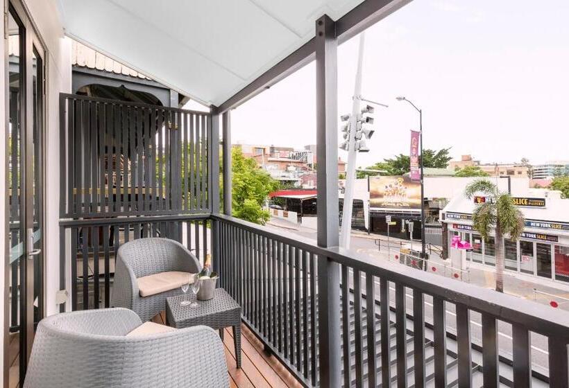 디럭스 스위트, The Beetson Hotel  Formerly Gambaro