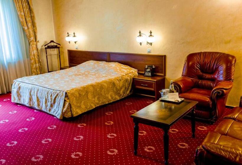Номер Deluxe с Балконом, Golden House