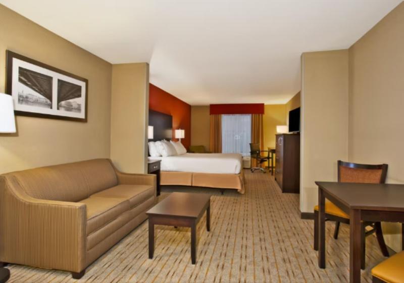 Люкс Кровать Кинг, Holiday Inn Express & Suites Springfield, An Ihg