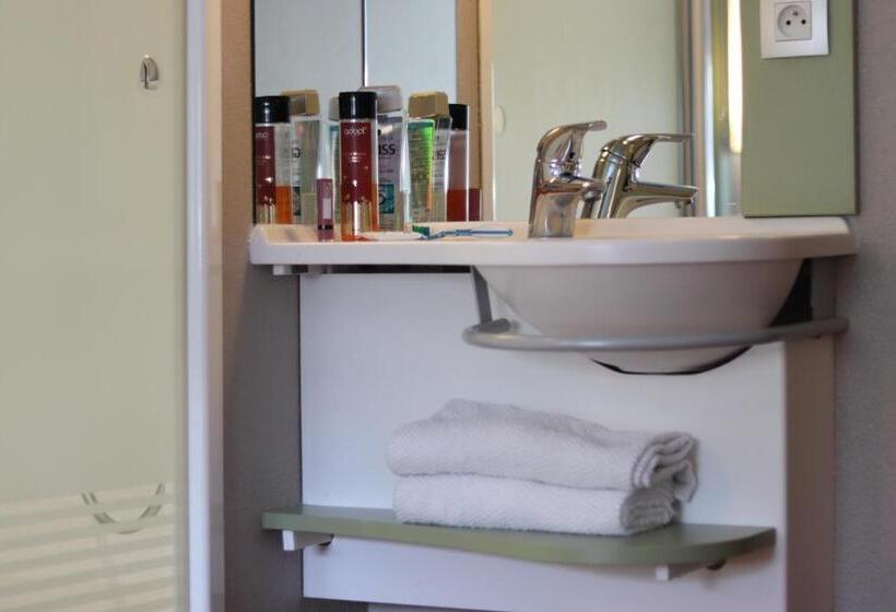 اتاق استاندارد با تخت‌های تاشو, Ibis Budget Paris La Villette 19eme