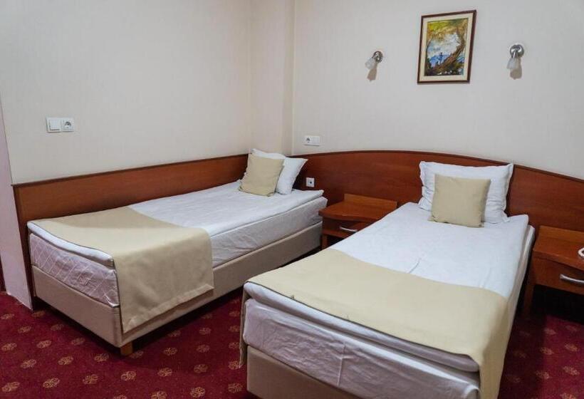 Habitación Estándar con Balcón, Salida