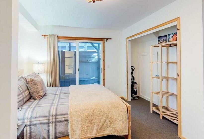 带2个卧室的公寓, Pinewood Delightful Retreat