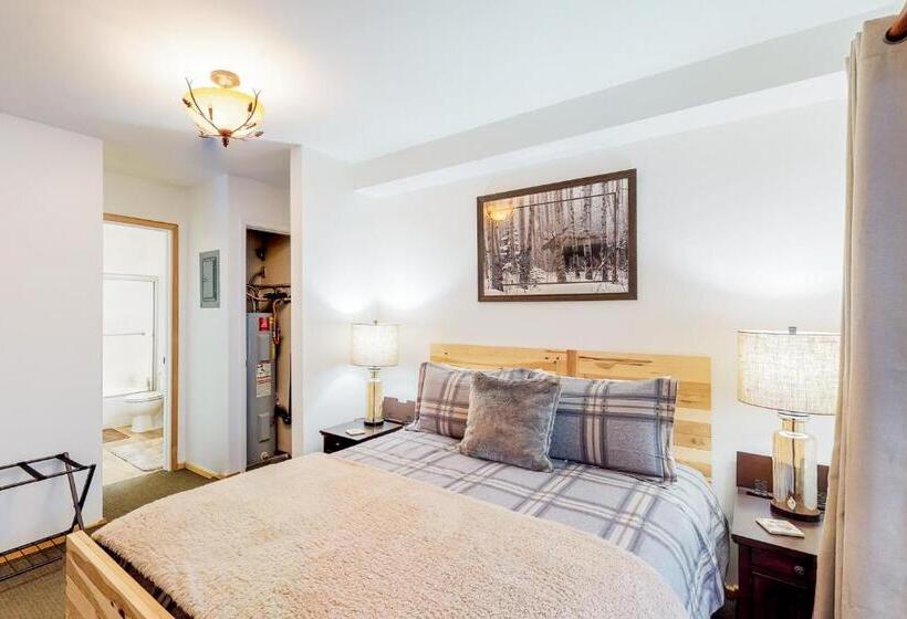 带2个卧室的公寓, Pinewood Delightful Retreat