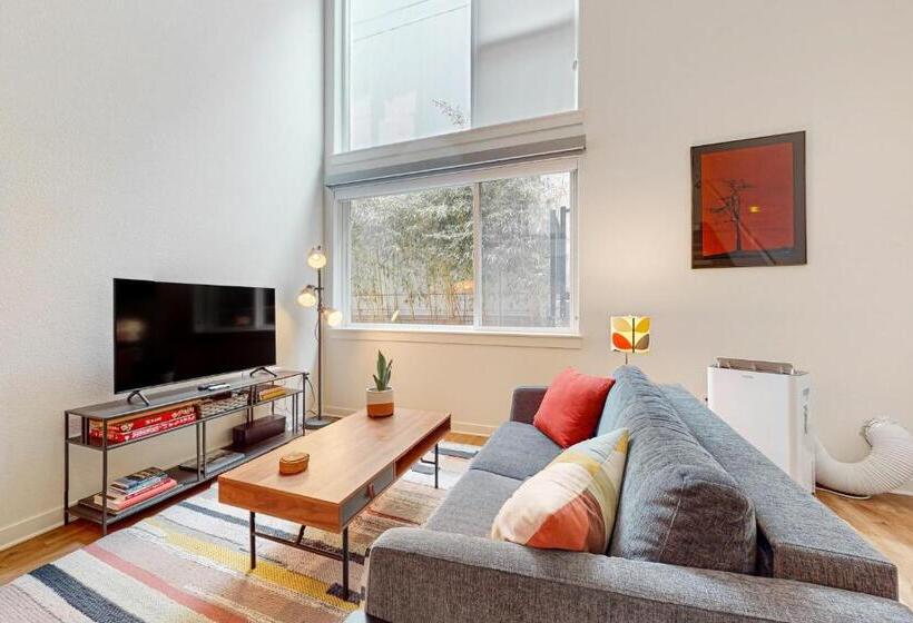 １ベッドルームアパートメント, Central Loft