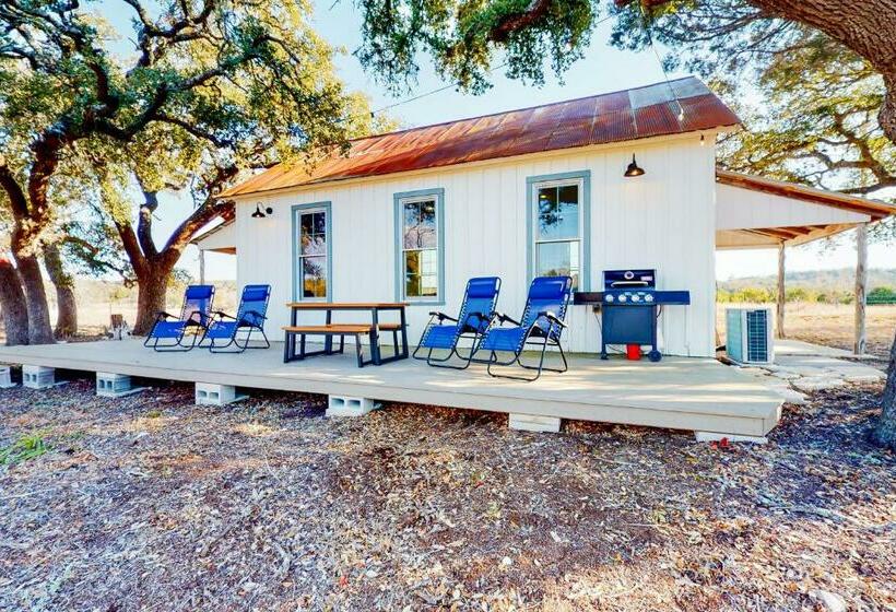 Студия Стандарт, Honey Creek School House