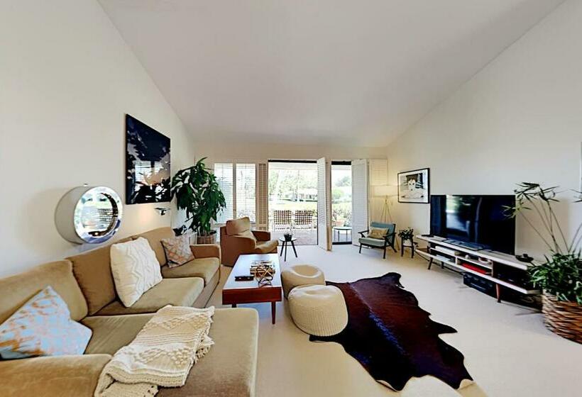 ２ベッドルームアパートメント, Rancho Mirage Condo