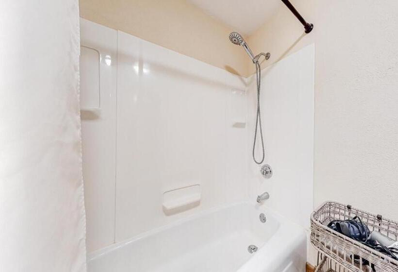 Дом 3 Спальни, Mittersill Sunset Townhome