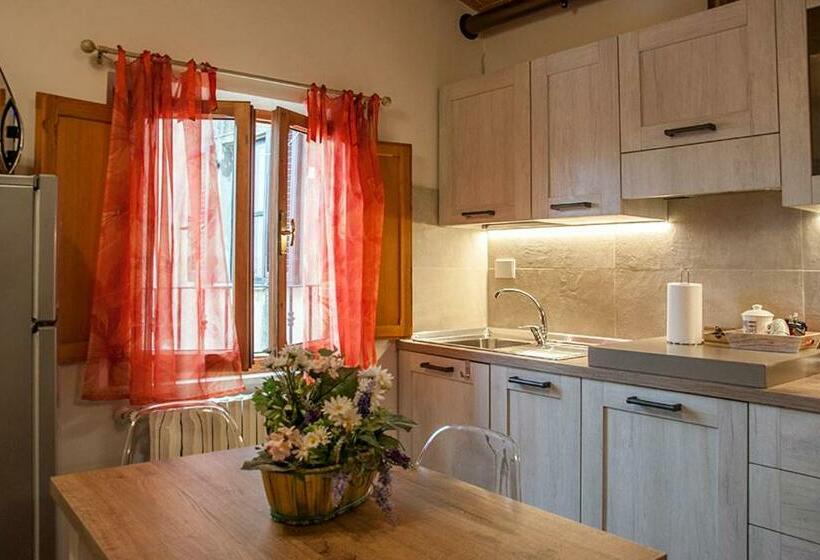 스탠다드 룸 킹사이즈 침대, Affittacamere Il Bastione 27