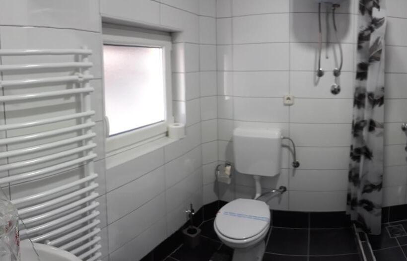 اتاق استاندارد, Apartments&rooms Mido