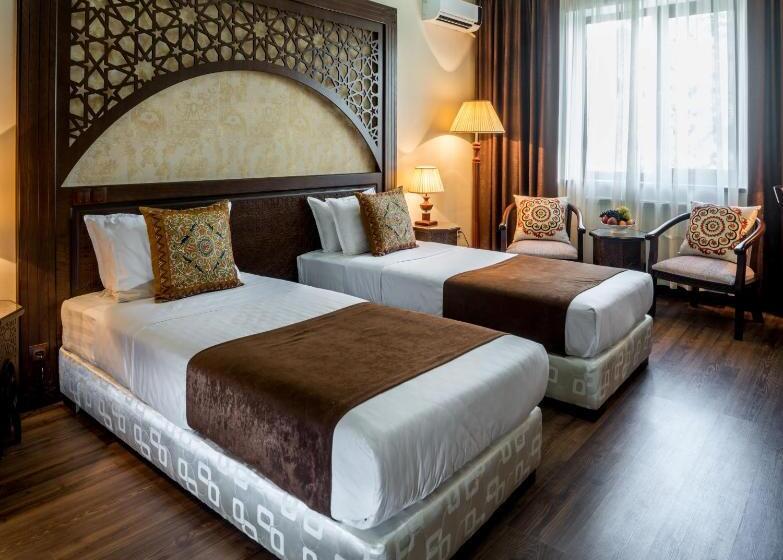 Номер Стандарт, Orient Star