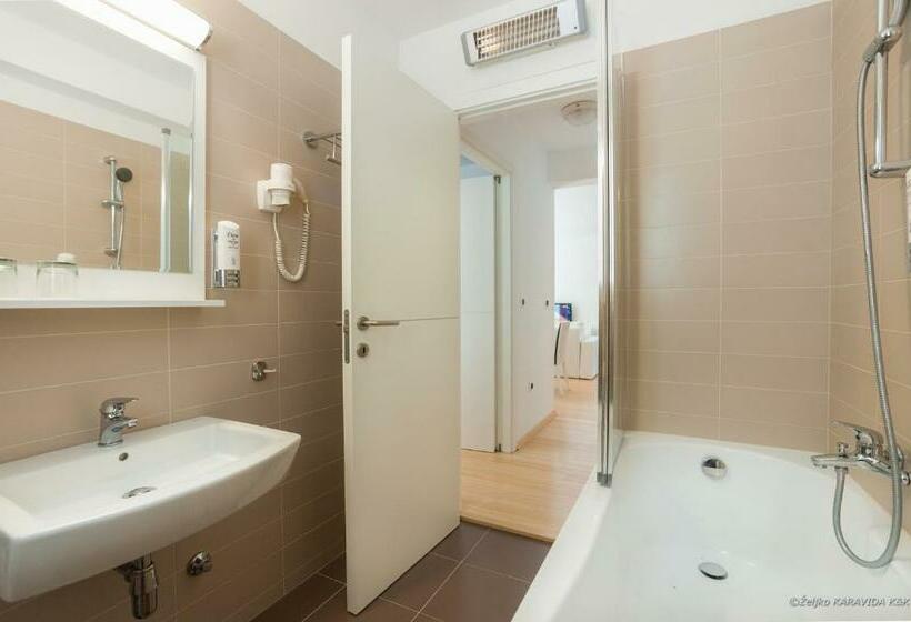 침실 1개 컴포트 아파트, Sunnyside Apartments Petrčane