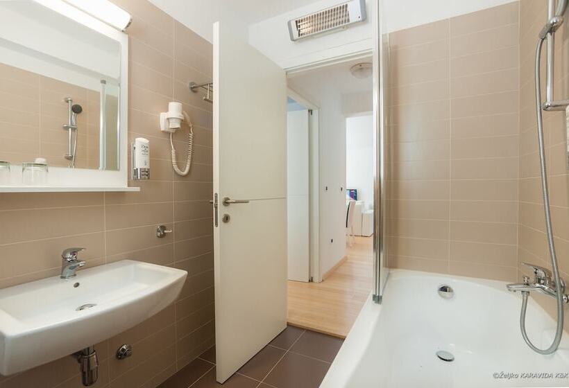 침실 1개 컴포트 아파트, Sunnyside Apartments Petrčane
